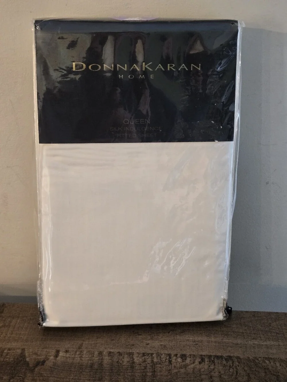 Donna Karan Collection Silk Indulgence Queen Fitted Sheet Ivory
